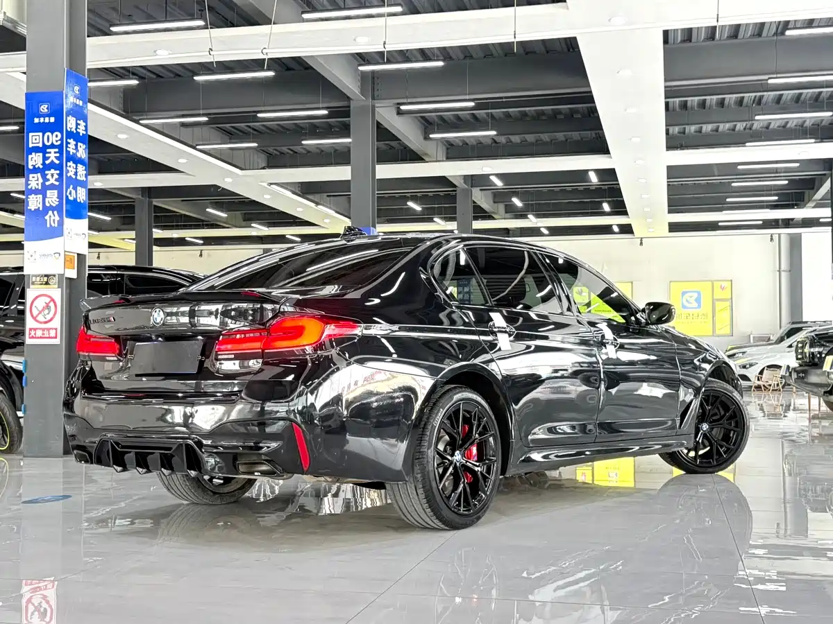 BMW 5 Series 2022 Model Second Facelift 525Li M Sport Package фото 2