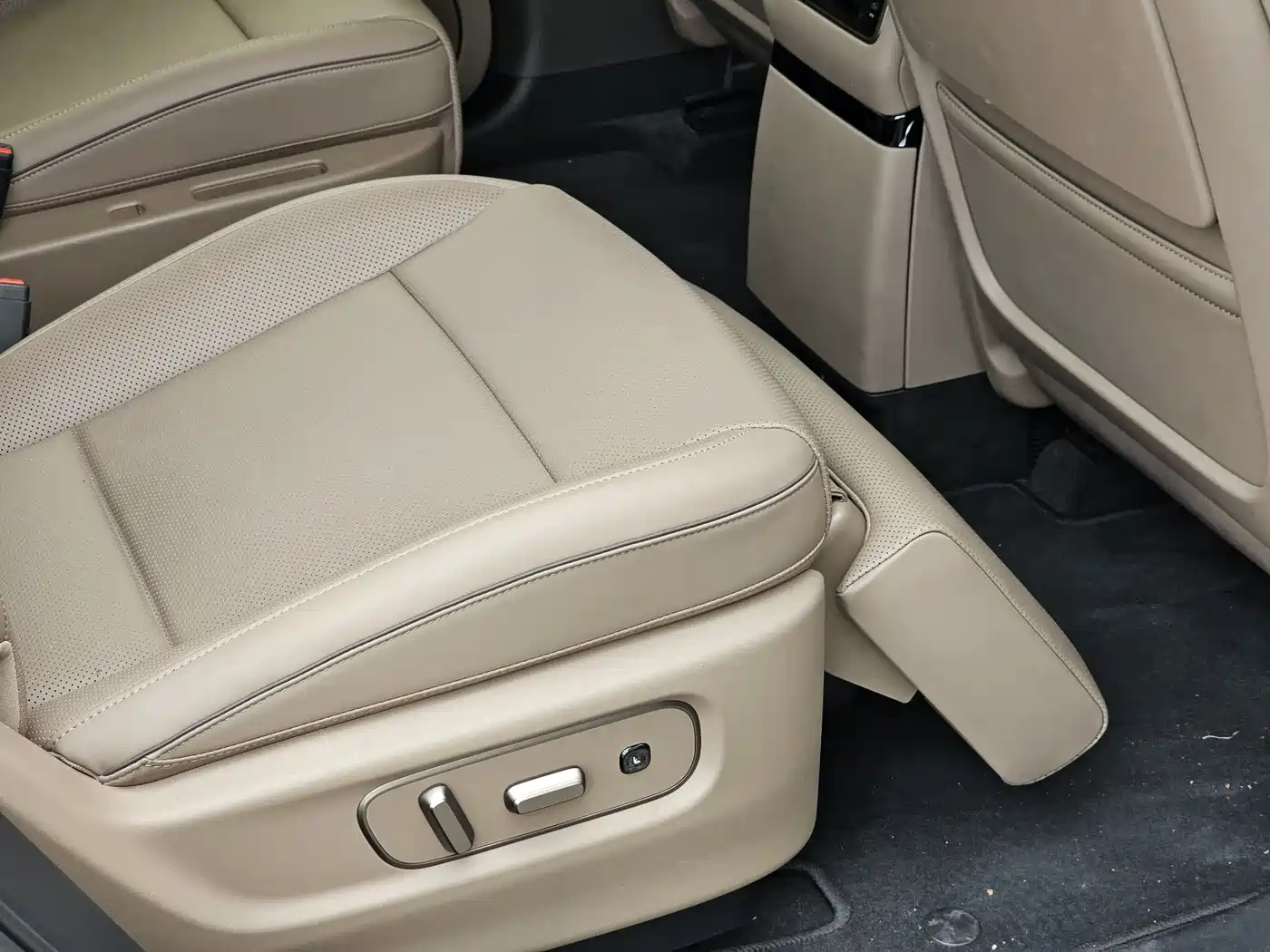 Li Auto Li i8 2025 Standard Edition фото 15