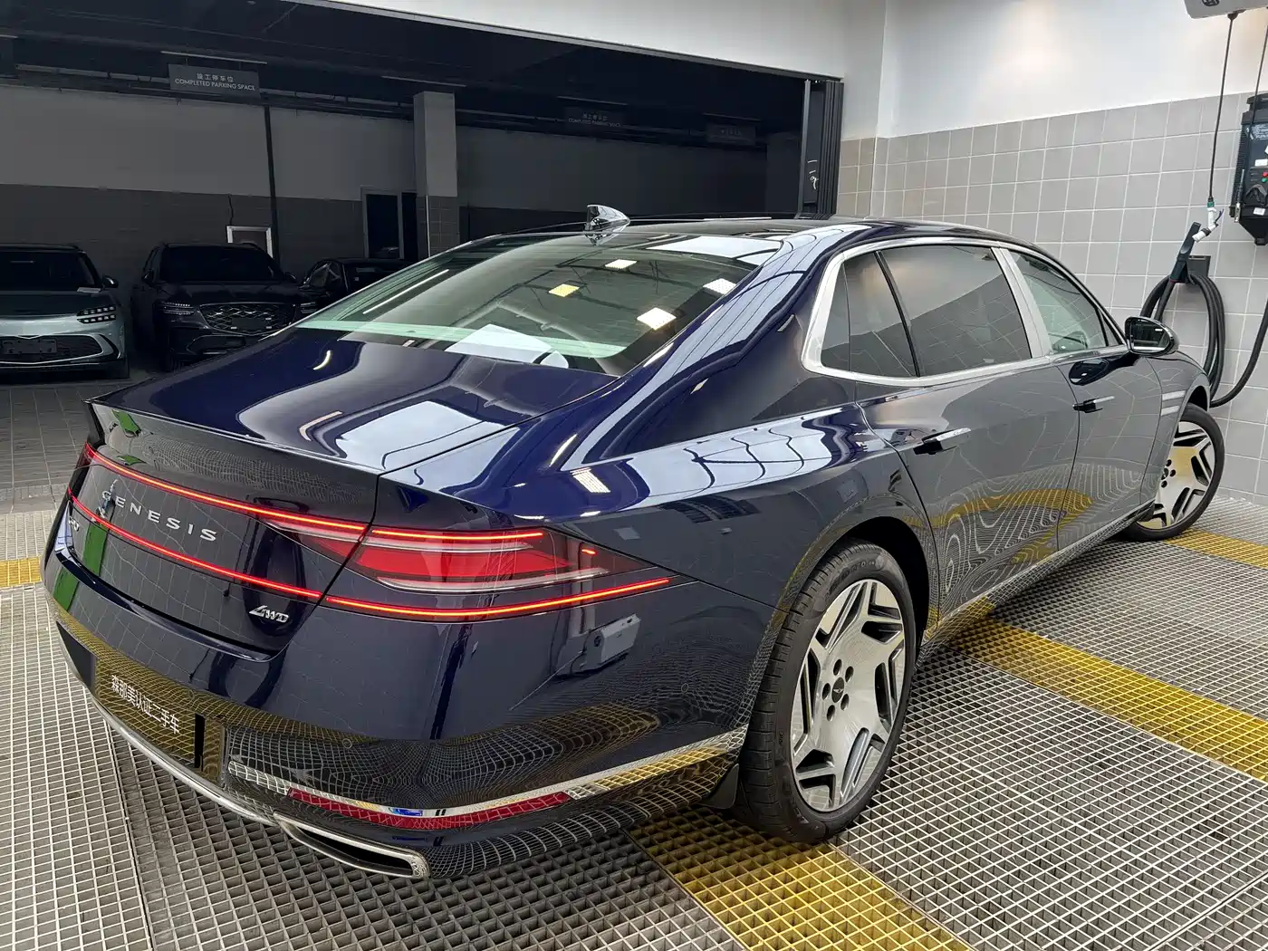 Genesis G90 2023 3.5T Executive Extended Version фото 4