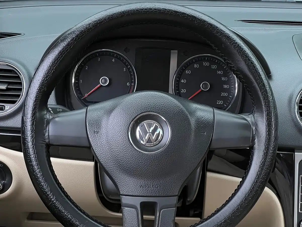 Volkswagen Lavida 2011 1.6L Automatic Pinya Edition фото 11