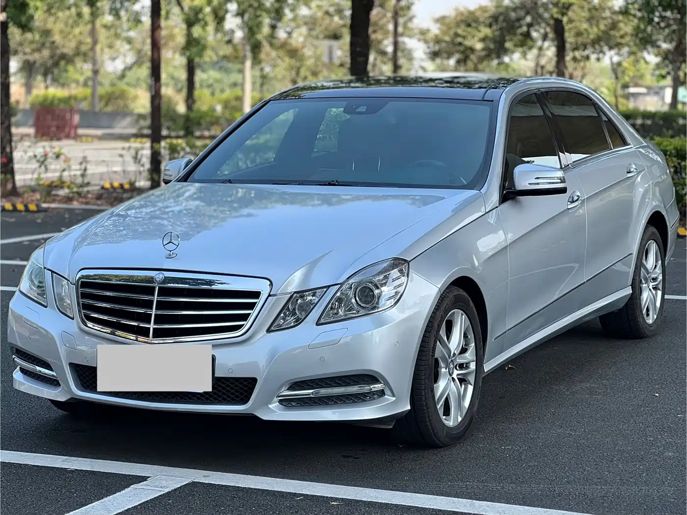 Mercedes-Benz E-Class 2010 E 300 L Fashion