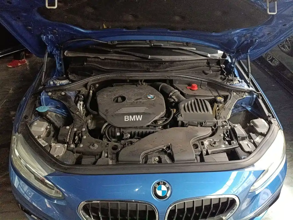 BMW 1 Series 2017 118i Sport фото 16