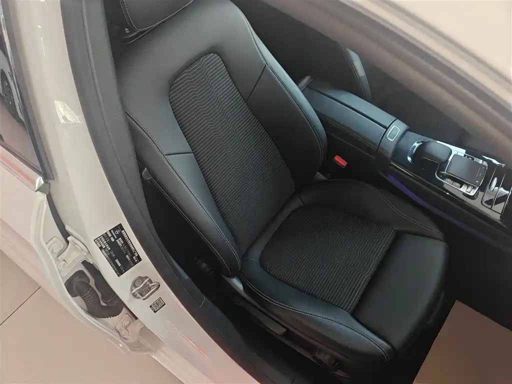 Mercedes-Benz A-Class (Import) 2019 A 200 Dynamic Version фото 20