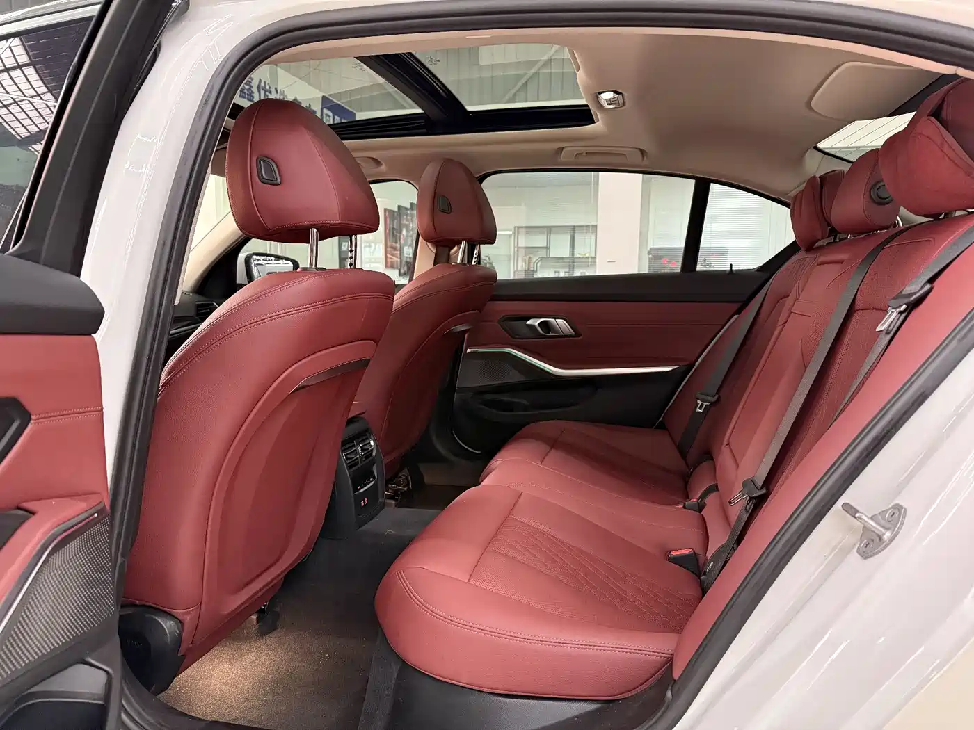 BMW 3 Series 2024 325Li M Sport Package фото 19