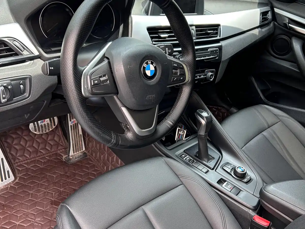 BMW X1 2019 sDrive20Li Leading Model фото 7