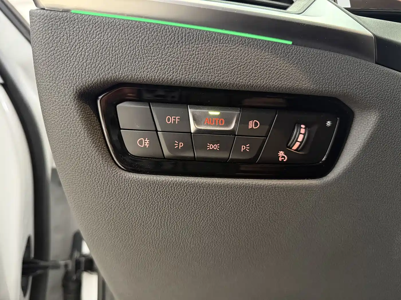 BMW 3 Series 2024 325Li M Sport Package фото 11