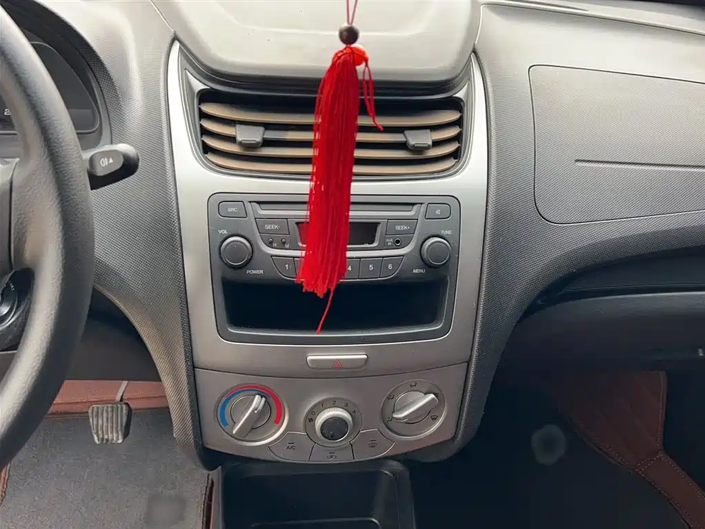 Chevrolet Sail 2013 Sedan 1.4L Manual Ideal Happiness Edition фото 7