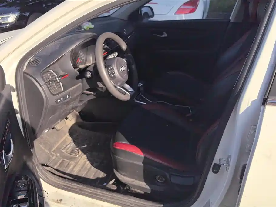 Kia KX CROSS 2017 1.4L AT GLS фото 9