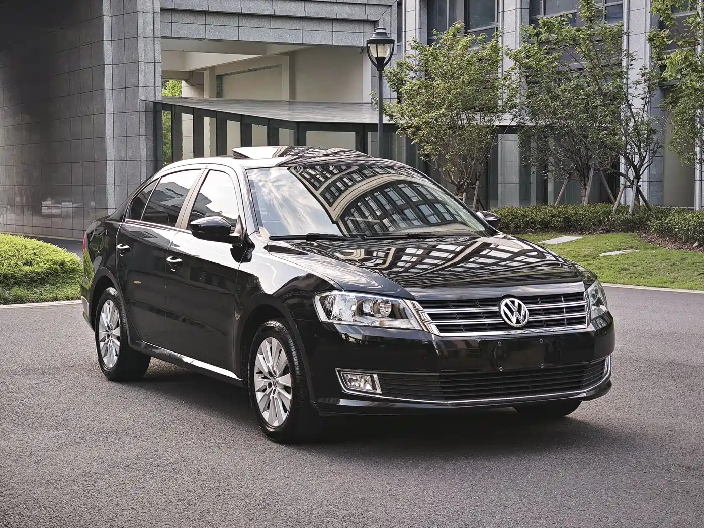 Volkswagen Lavida 2013 Facelift 1.4TSI DSG Comfort фото 3
