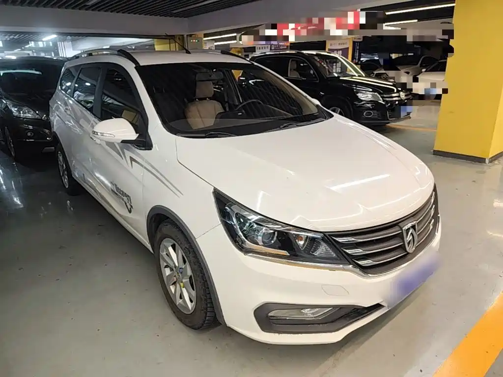 Baojun 310W 2017 2017 1.5L Manual Fashion Edition (China V)