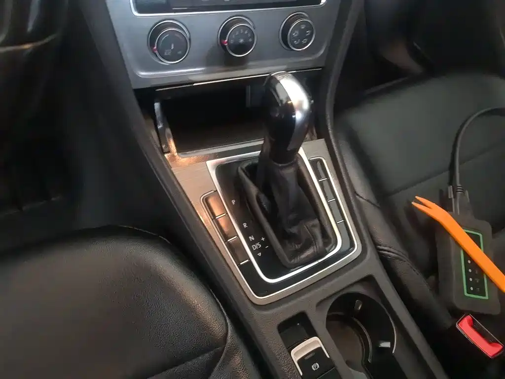 Volkswagen Golf 2016 230TSI Automatic Comfort фото 14