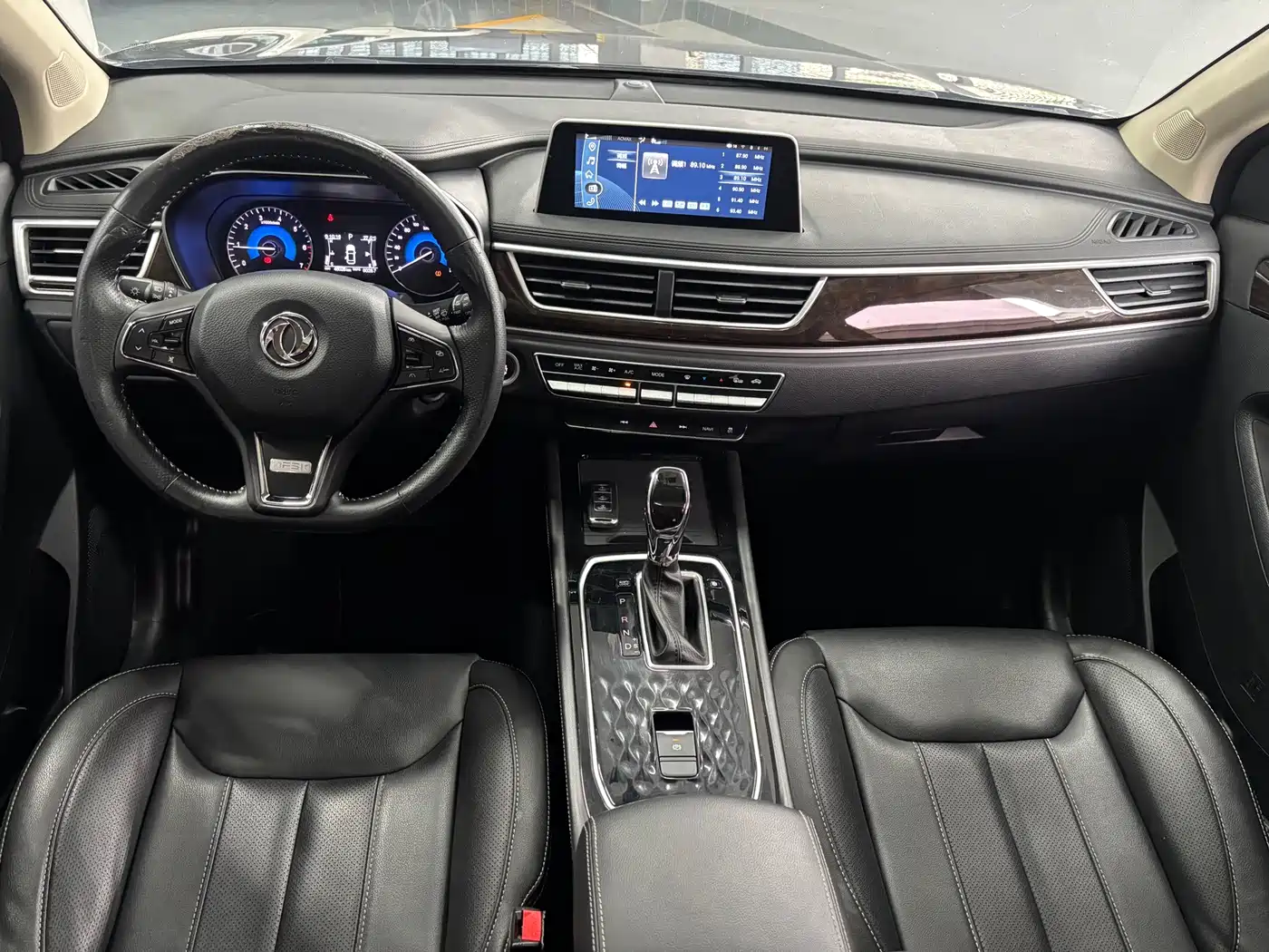 Dongfeng Fengguang Fengguang 580 2020 2020 1.5T CVT Luxury