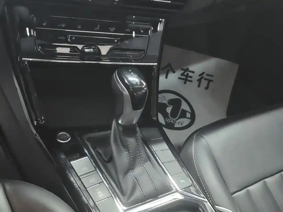 Volkswagen Passat 2023 Facelift 330TSI Elite Edition фото 10