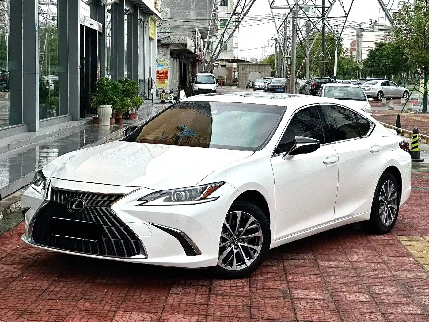 Lexus ES