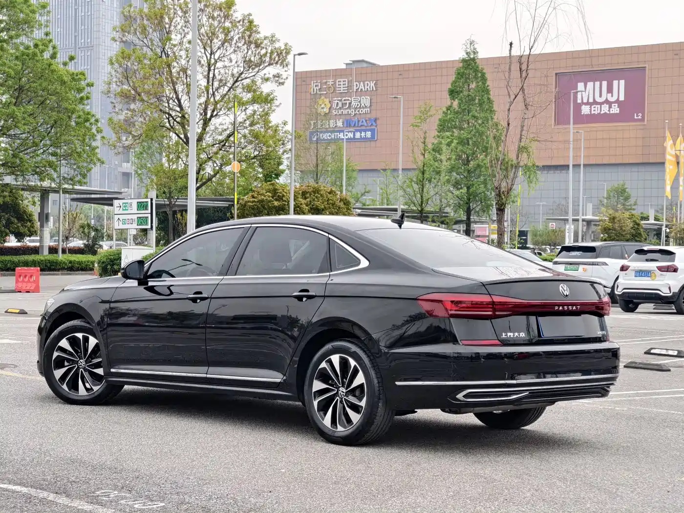 Volkswagen Passat 2023 280TSI Elite Edition фото 4