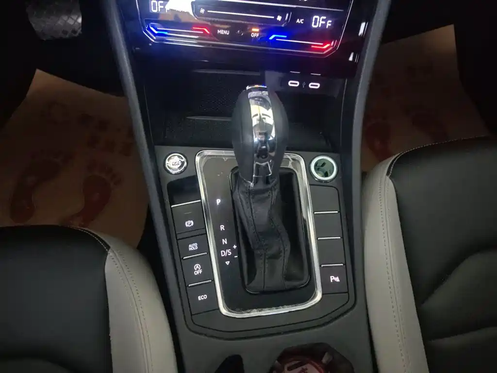 Volkswagen Bora 2023 300TSI DSG Premium Edition фото 14