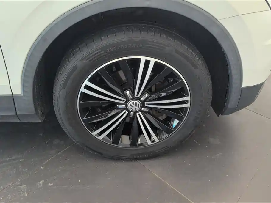 Volkswagen Tiguan L 2019 330TSI Auto 2WD Panorama Comfort Edition China V фото 6