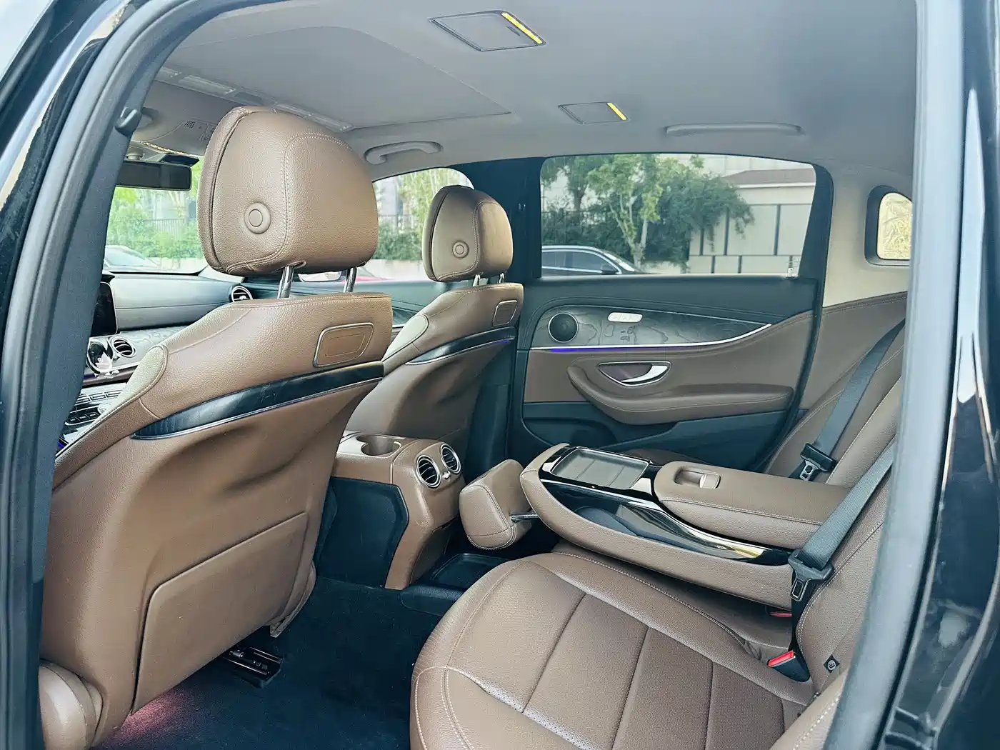 Mercedes-Benz E-Class 2017 E 300 L Sport Fashion фото 6