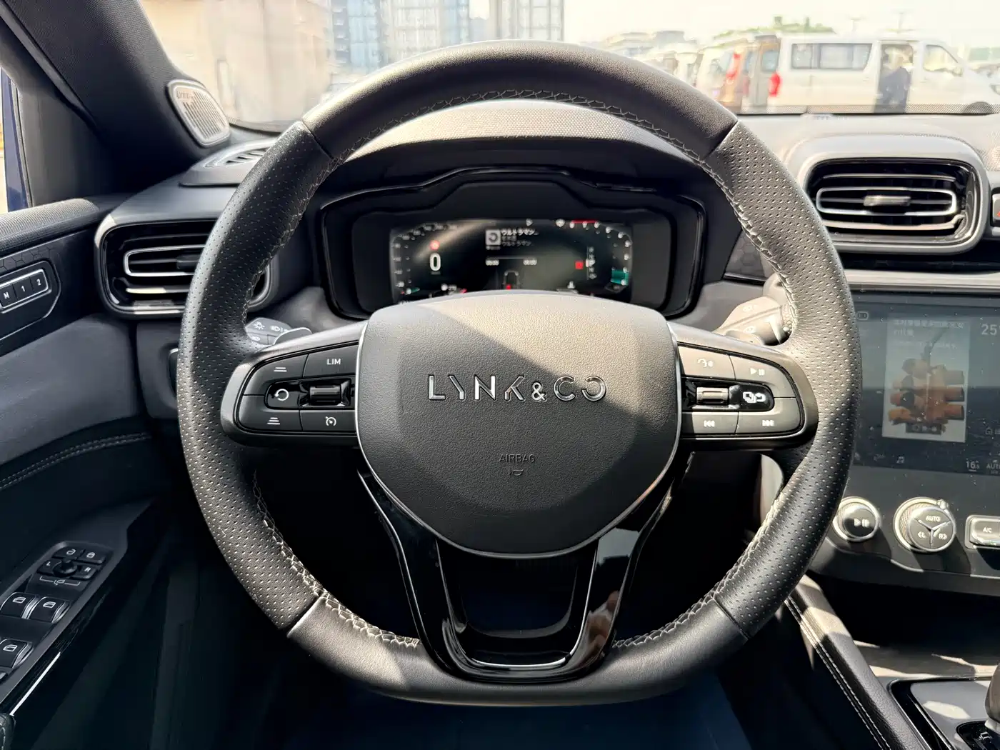 Lynk & Co 03 2021 1.5TD DCT Jin Champion Edition фото 17