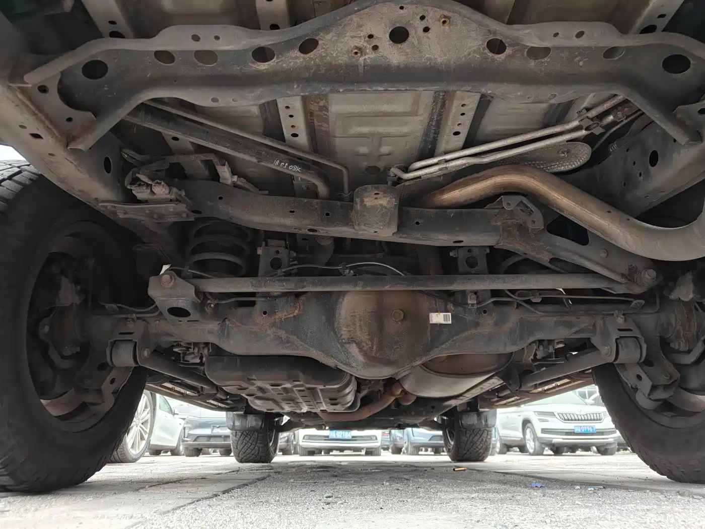 Toyota Prado 2018 3.5L Automatic TX-L Rear-mounted Spare Tire фото 29