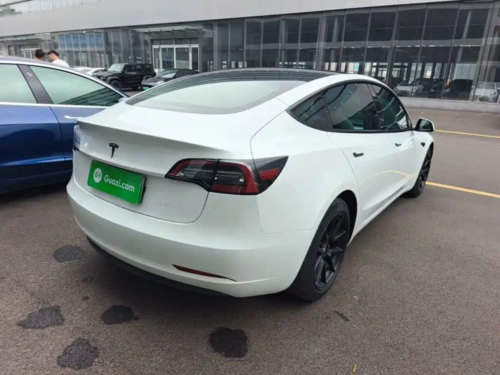 Фото 7 - Tesla Model 3