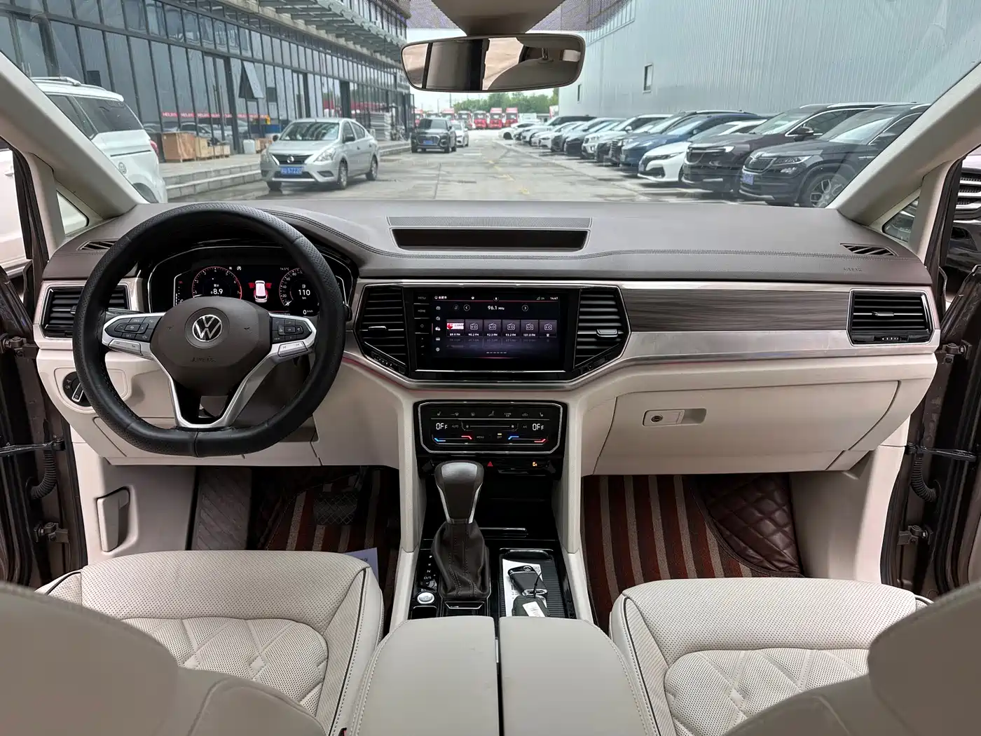 Volkswagen Viloran 2020 380TSI Premium фото 12