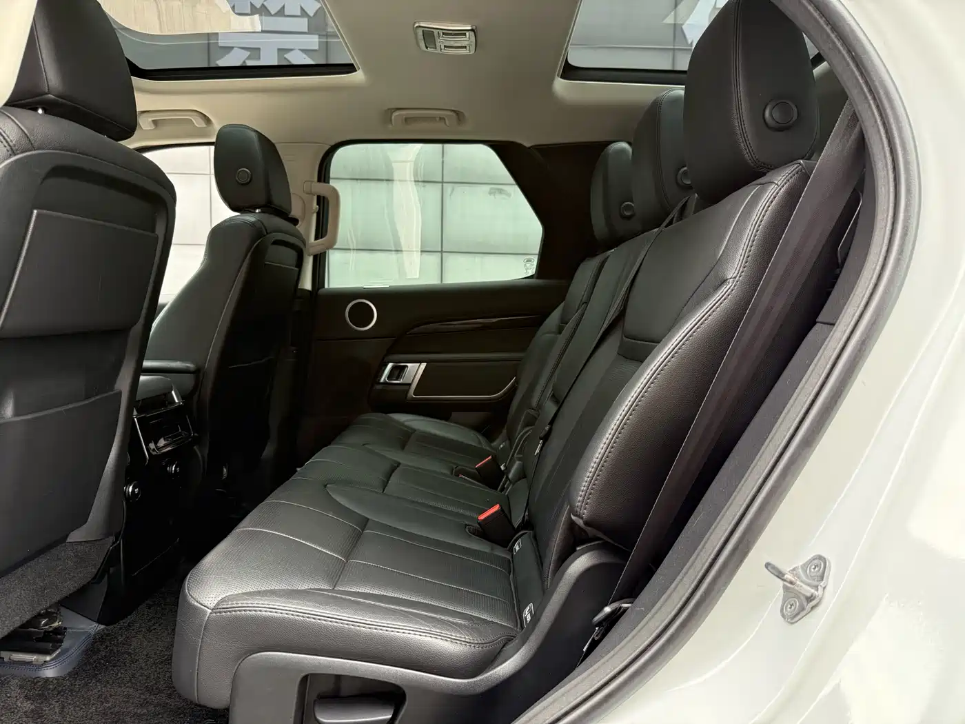 Land Rover Discovery 2018 3.0 SC V6 SE фото 11
