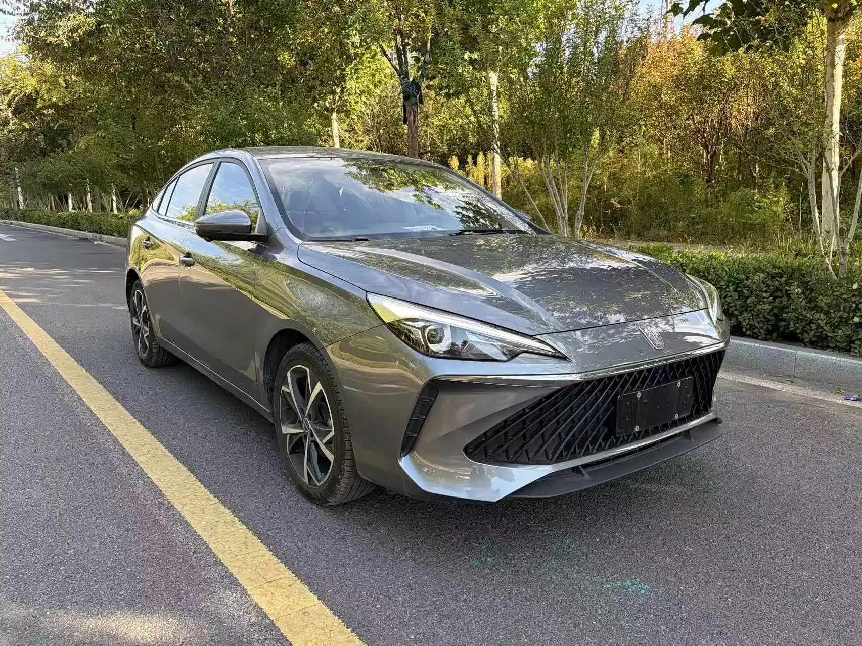 Фото 2 - Roewe i5
