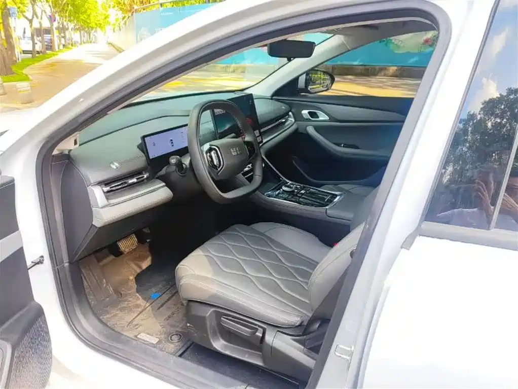 Geely Galaxy Galaxy A7 2025 EM-i 70km Voyage Edition фото 5