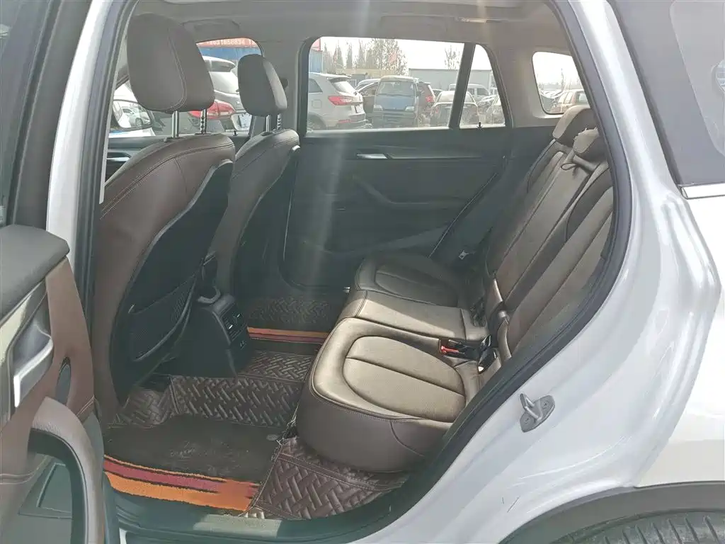 BMW X1 2019 sDrive18Li Premium Model фото 14