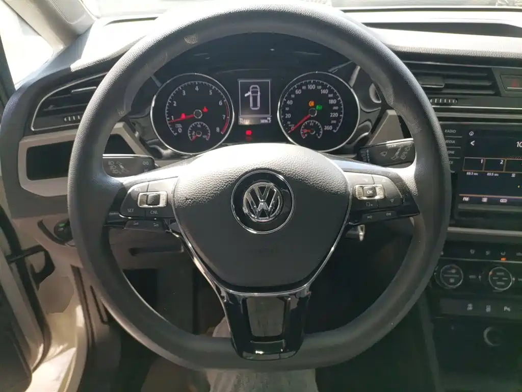 Volkswagen Touran 2018 Touran L 280TSI DSG Comfort 7-seater China V фото 11
