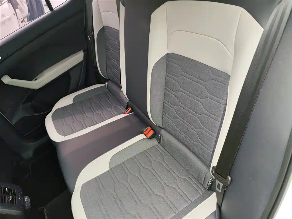 Volkswagen Tharu 2025 Model Rising Star 300TSI Aspiration Edition фото 13