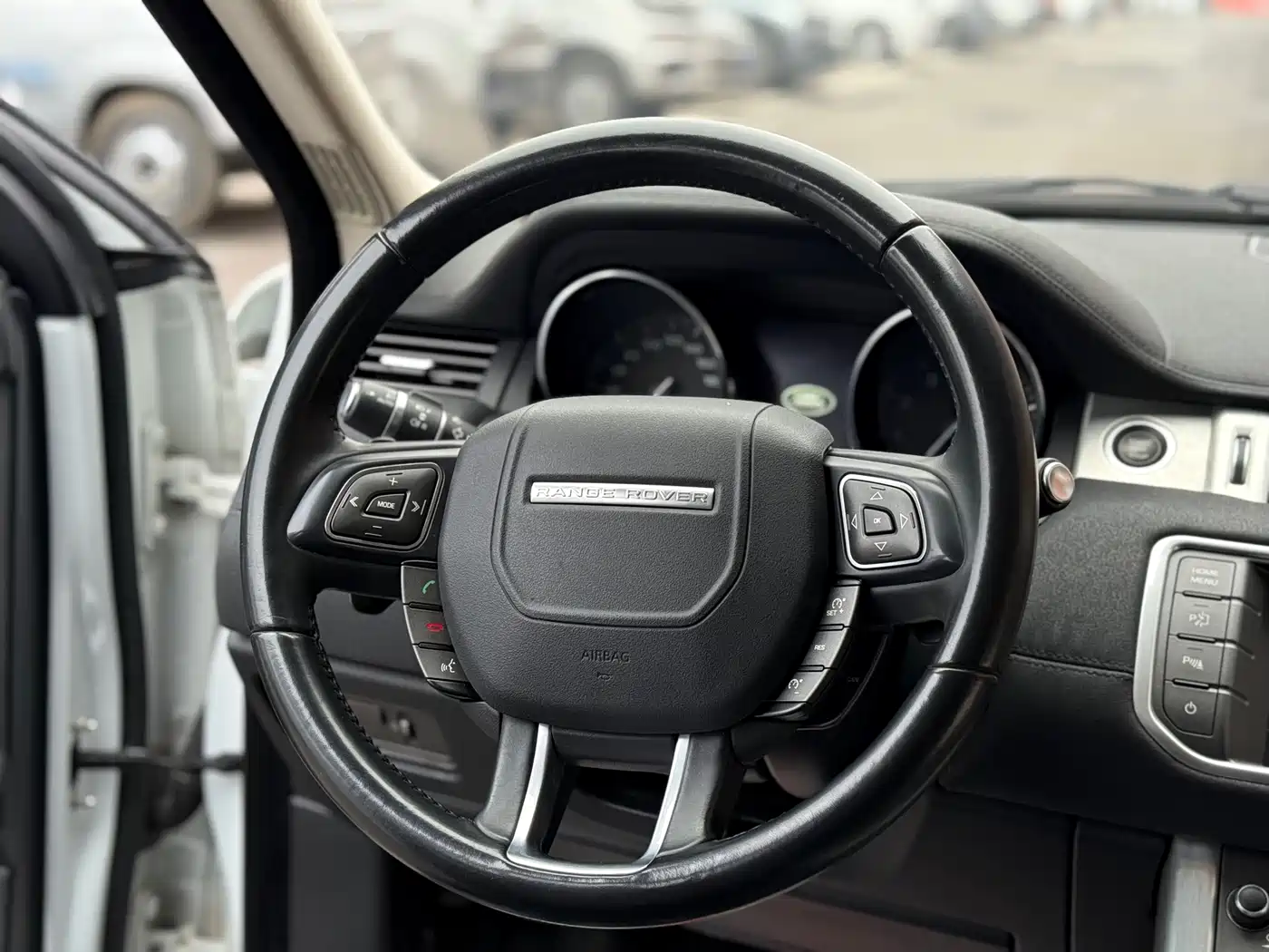 Land Rover Range Rover Evoque (Import) 2014 2.0T 5-door Brilliance Premium фото 5