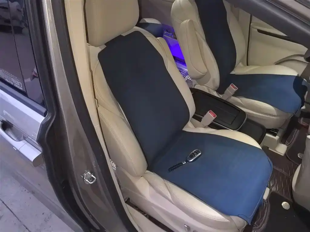 Buick GL8 2023 ES Landmaster Exclusive фото 17