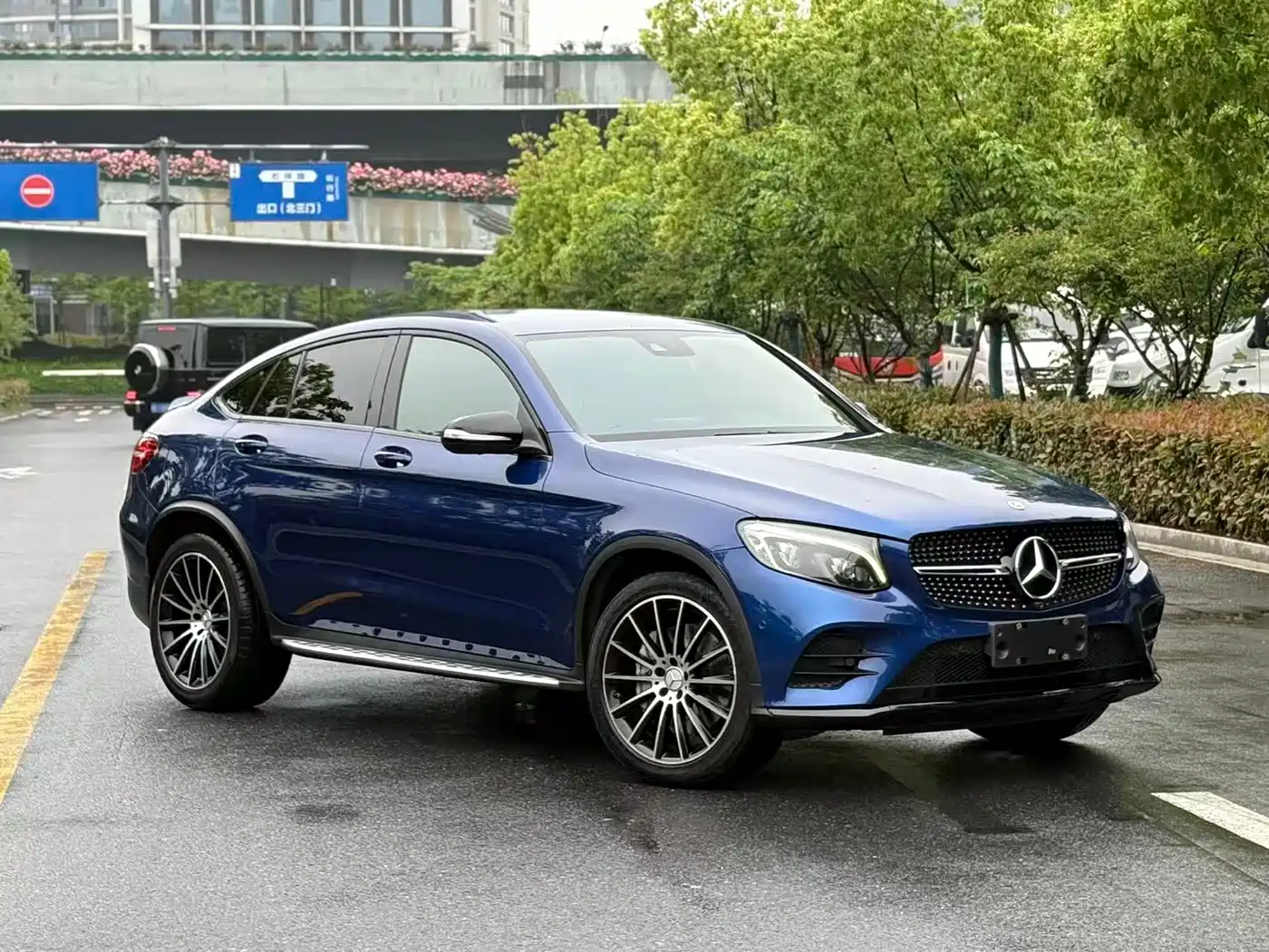 Mercedes-Benz GLC Coupe AMG 2017 AMG GLC 43 4MATIC Coupe SUV фото 3