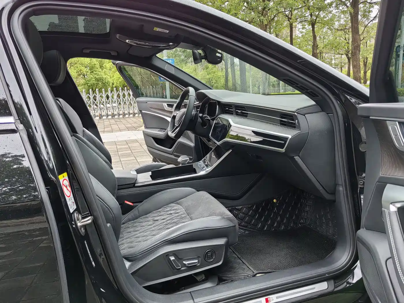 Audi A6L 2023 Facelift 55 TFSI quattro Exclusive Dynamic фото 14