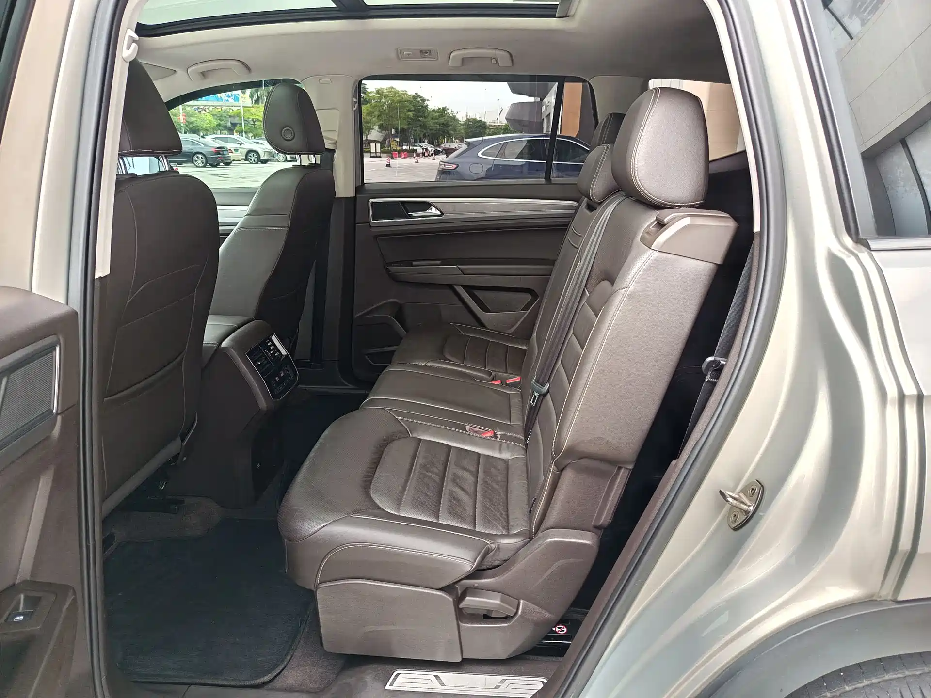 صورة 8 - Volkswagen Teramont