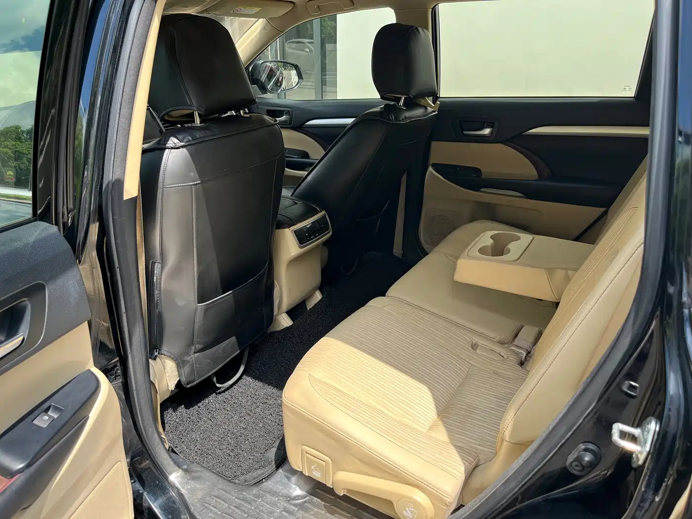 Фото 9 - Toyota Highlander