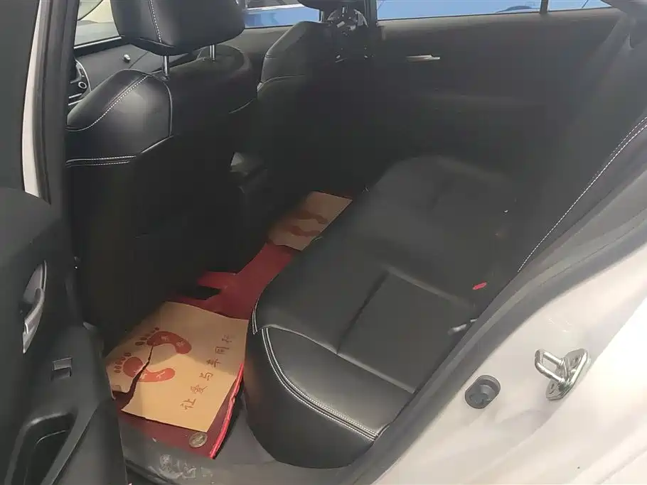 Toyota Corolla Twin Engine E+ 2019 1.8L E-CVT Leading Edition фото 11
