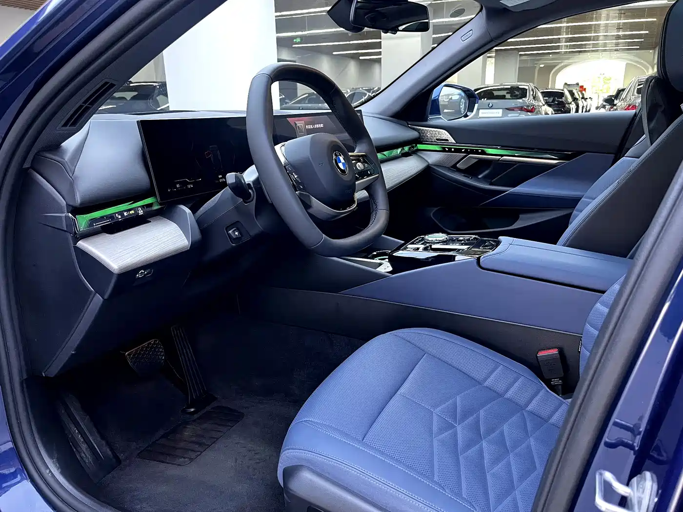 BMW 5 Series 2024 530Li Premium Luxury Package фото 11