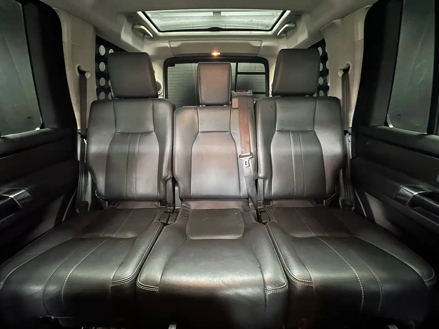 Land Rover Discovery 2016 3.0 SC V6 HSE фото 16