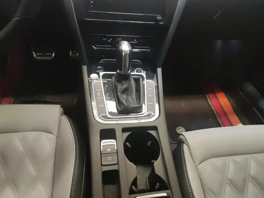 Volkswagen Magotan 2023 2 Million Units Anniversary Edition 330TSI DSG Leading Type фото 16