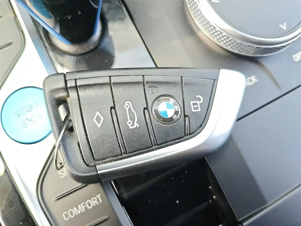 BMW iX3 2022 Innovation Leader фото 15