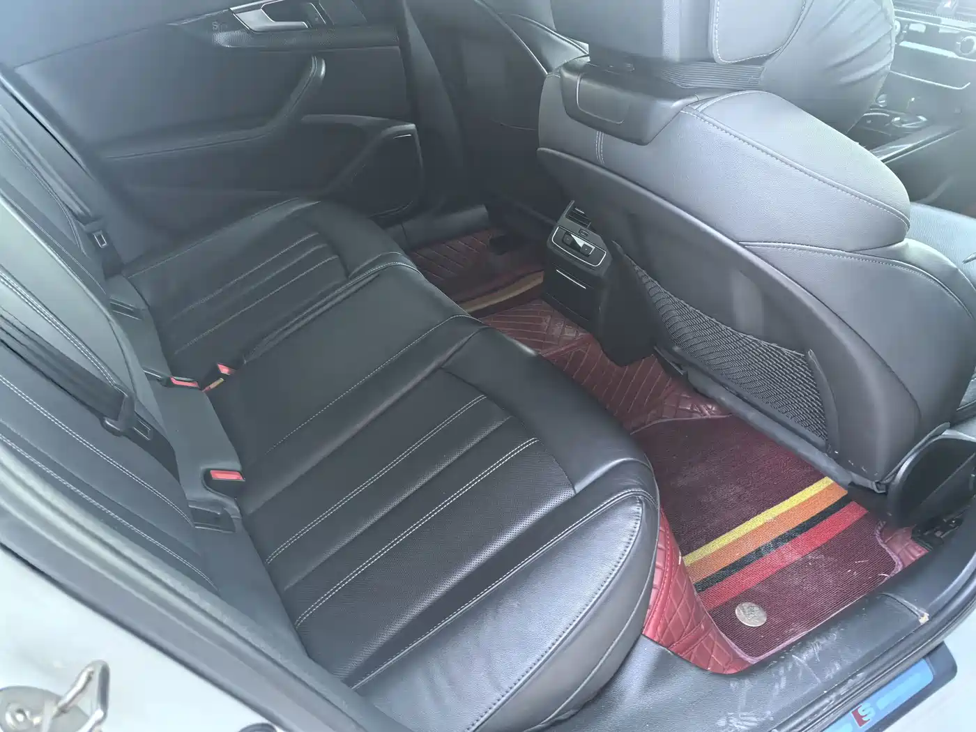 Фото 10 - Audi A4L