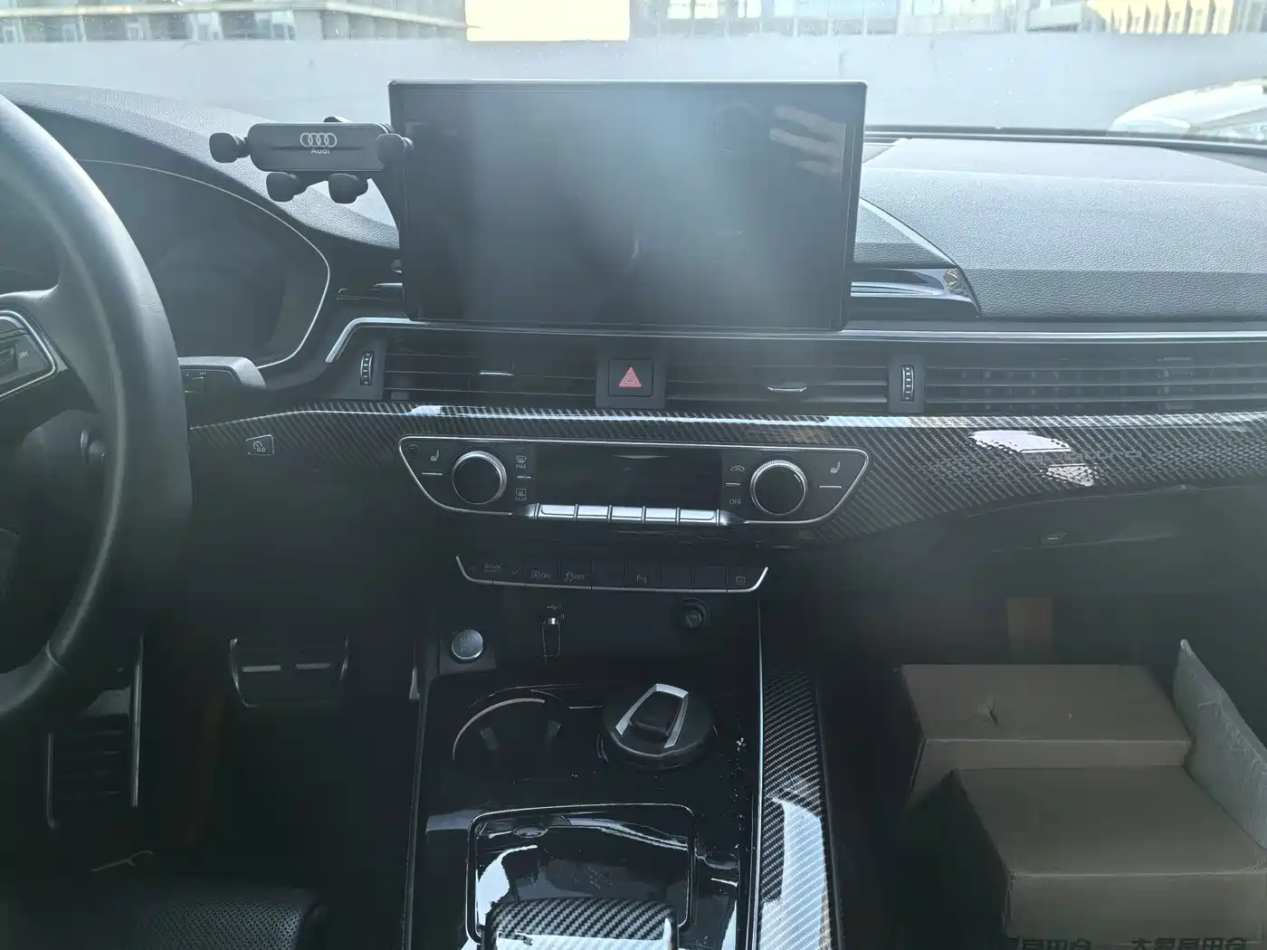 Фото 14 - Audi A4L