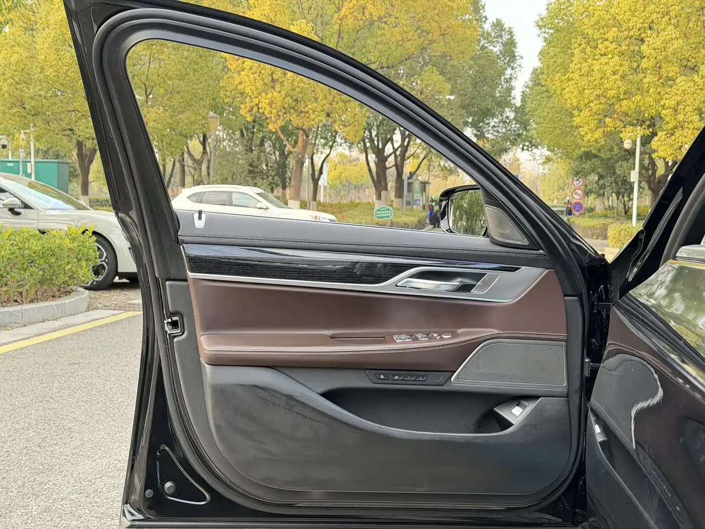 BMW 7-SERIES