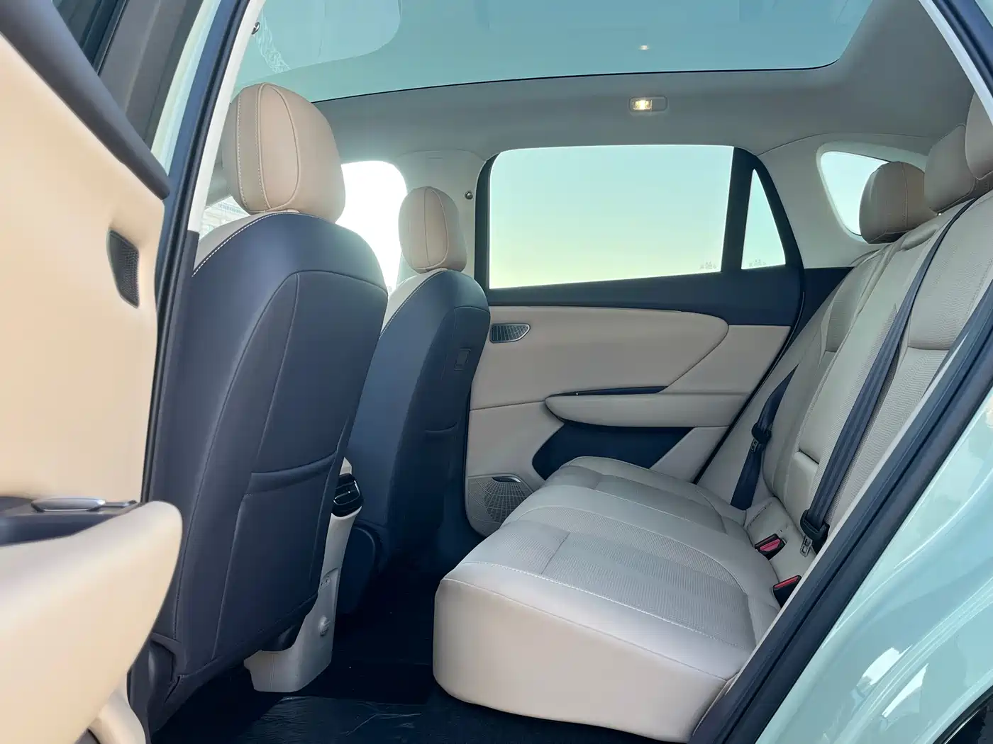 Hongqi HONGQI TIANGONG 06