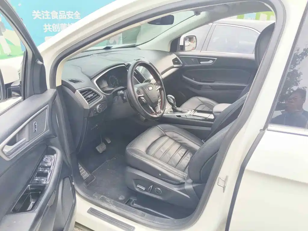 Фото 8 - Ford Edge