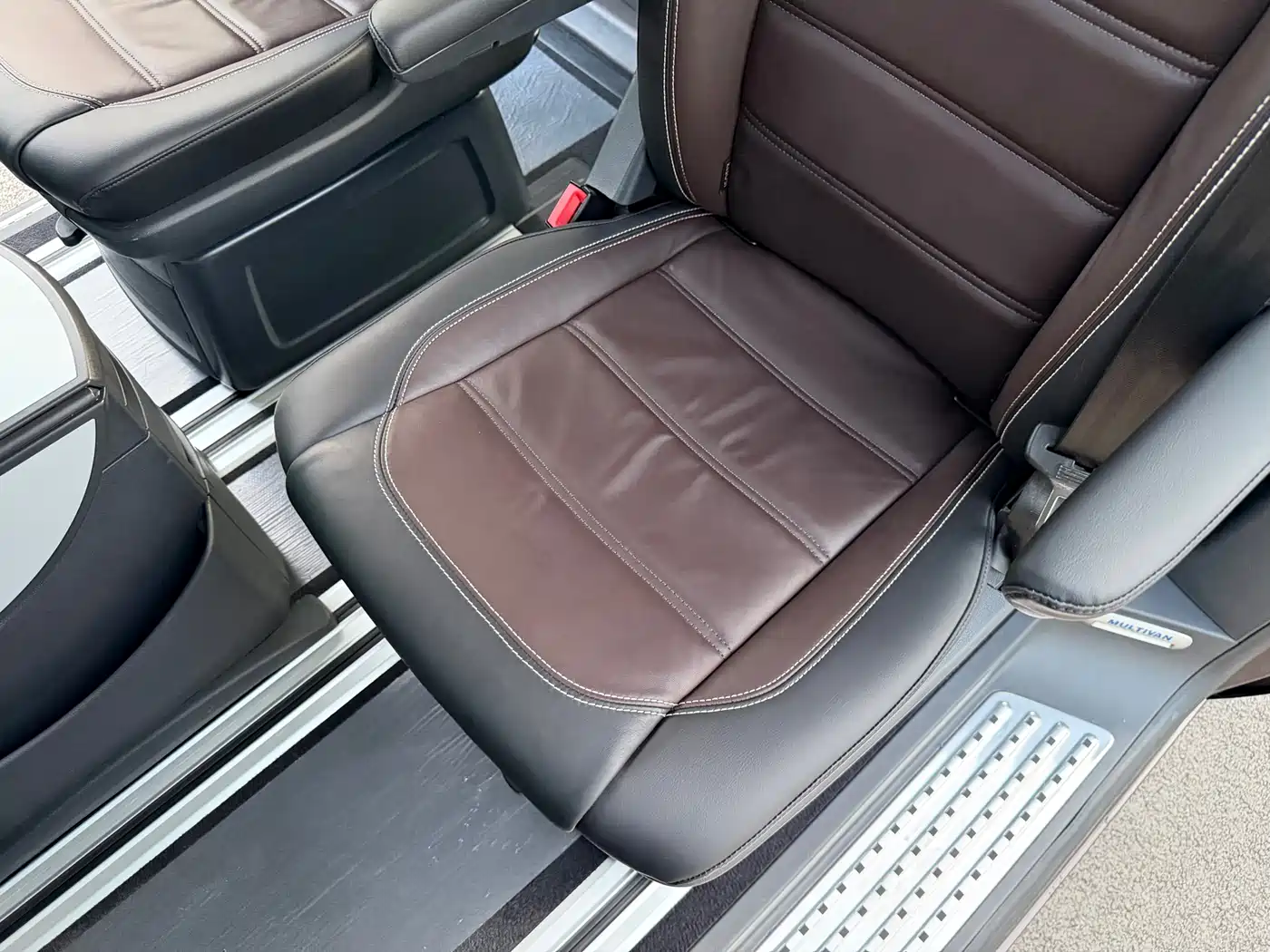 Volkswagen Multivan 2016 2.0TSI 4WD Prestige 7-Seater фото 16