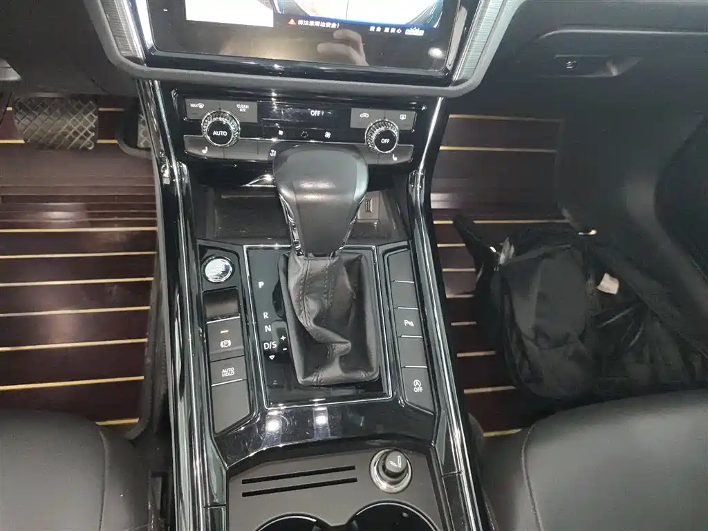 Volkswagen Phideon 2019 380TSI 2WD Business Edition China VI фото 14